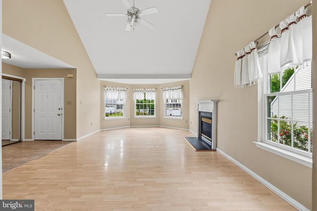 279 E FLAGSTONE DR, Newark, DE 19702