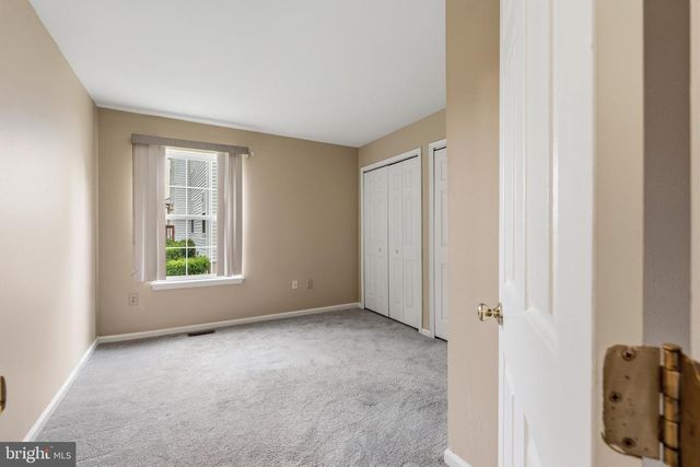 279 E FLAGSTONE DR, Newark, DE 19702