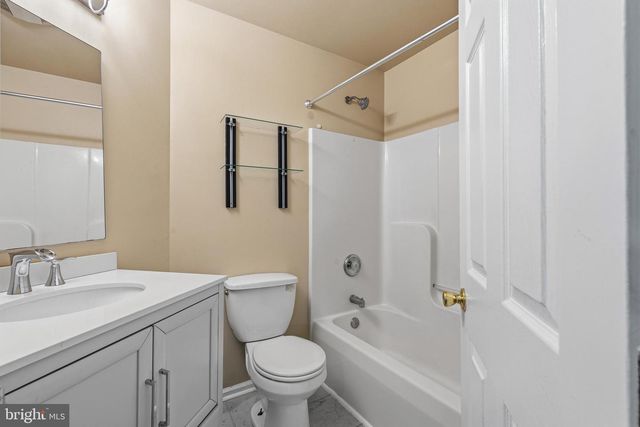 279 E FLAGSTONE DR, Newark, DE 19702
