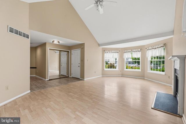 279 E FLAGSTONE DR, Newark, DE 19702