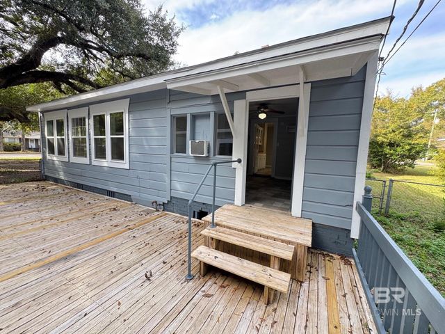 100 E 5th Street, Bay Minette, AL 36507