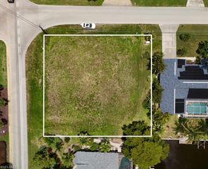 2014 Everest PKWY, Cape Coral, FL 33904