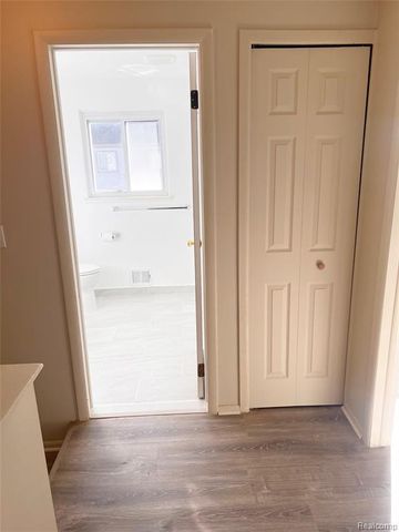 25681 Salem 85, Roseville, MI 48066