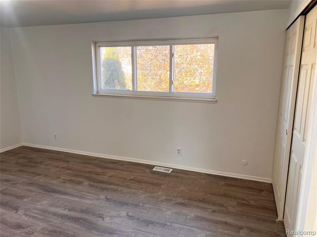 25681 Salem 85, Roseville, MI 48066