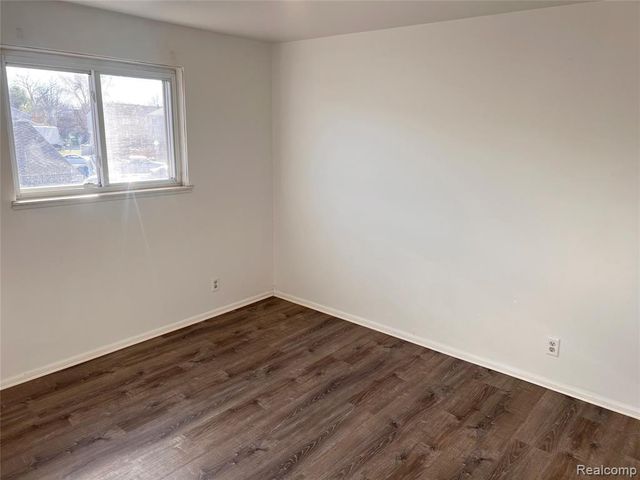 25681 Salem 85, Roseville, MI 48066