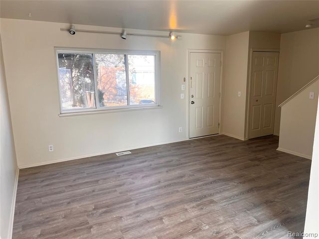 25681 Salem 85, Roseville, MI 48066