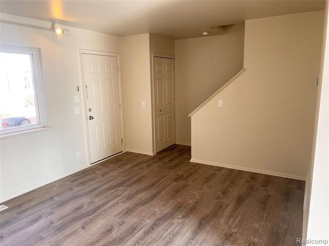 25681 Salem 85, Roseville, MI 48066