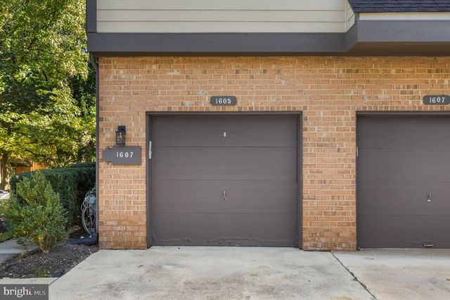 1605 AUGUSTA CIR, Mt Laurel, NJ 08054