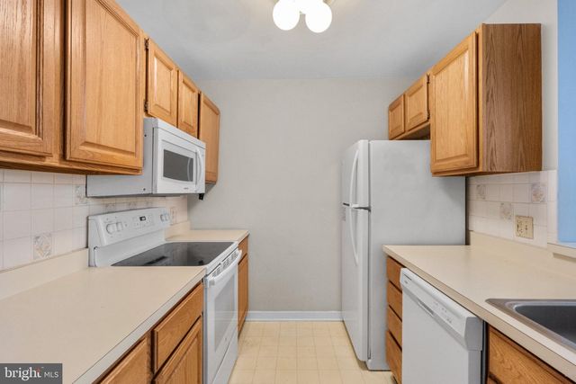 1605 AUGUSTA CIR, Mt Laurel, NJ 08054