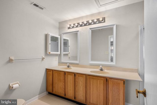 1605 AUGUSTA CIR, Mt Laurel, NJ 08054