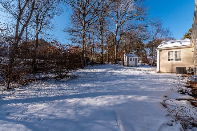 21 Spinning Brook Road, South Yarmouth, MA 02664