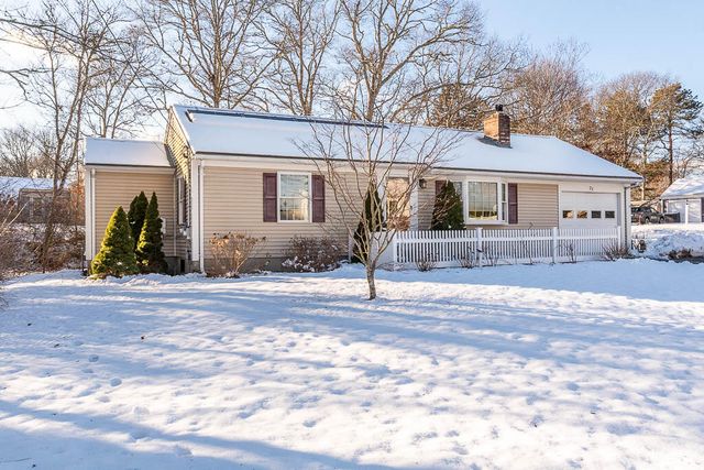 21 Spinning Brook Road, South Yarmouth, MA 02664