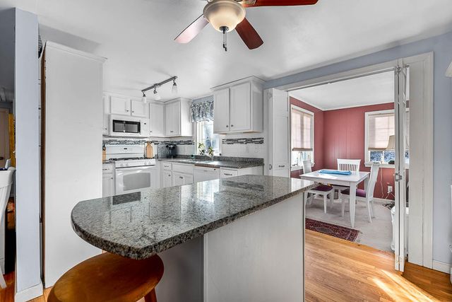 21 Spinning Brook Road, South Yarmouth, MA 02664