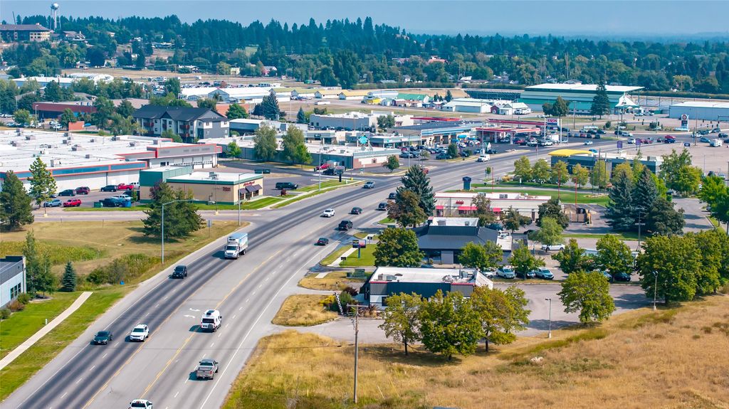 1325 Us Highway 2 W F, Kalispell, MT 59901 photo 17