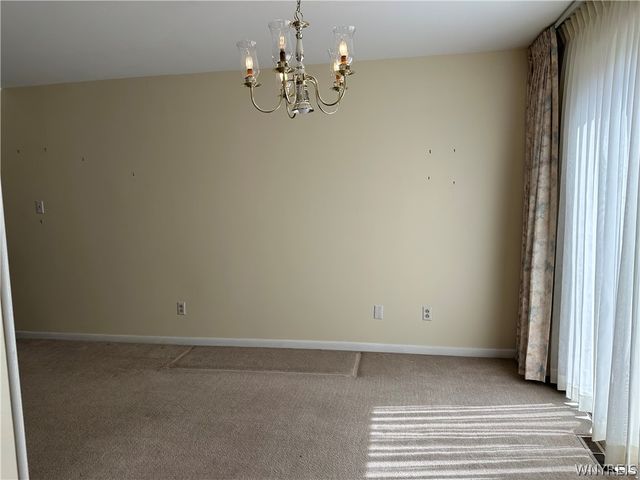 304 Charlesgate Circle, Amherst, NY 14051