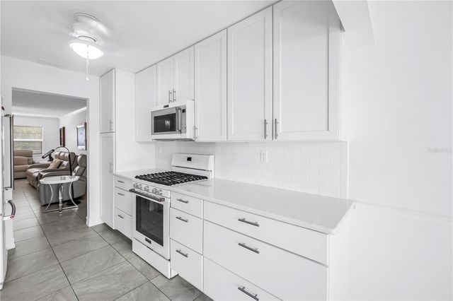 6190 80TH STREET N 304, St Petersburg, FL 33709