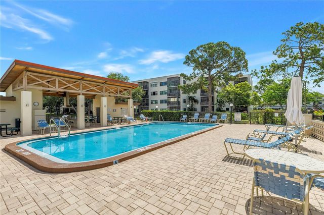 6190 80TH STREET N 304, St Petersburg, FL 33709