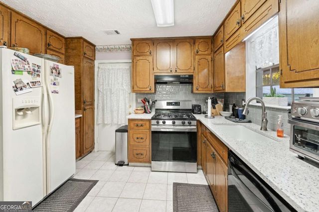 6633 Cameron Road, Morrow, GA 30260