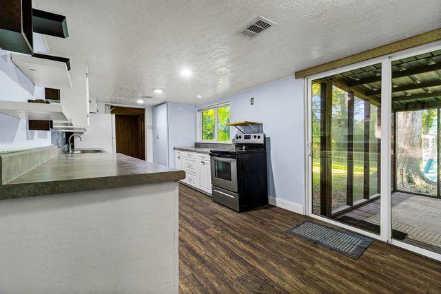 450 River Road, Goodrich, TX 77335