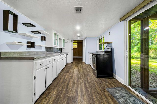 450 River Road, Goodrich, TX 77335
