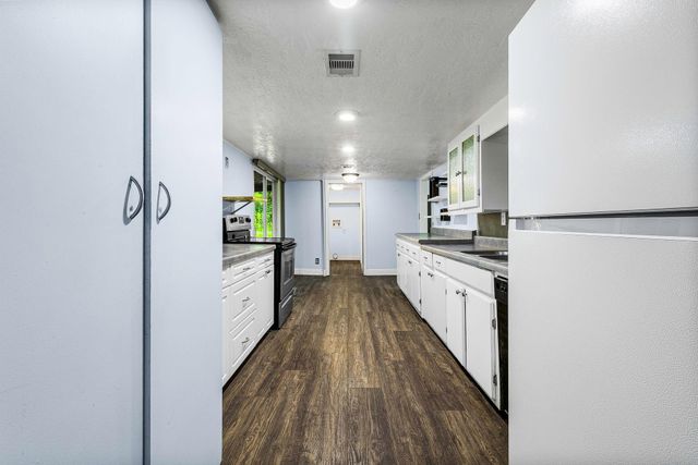 450 River Road, Goodrich, TX 77335