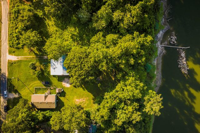 450 River Road, Goodrich, TX 77335