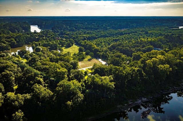 450 River Road, Goodrich, TX 77335