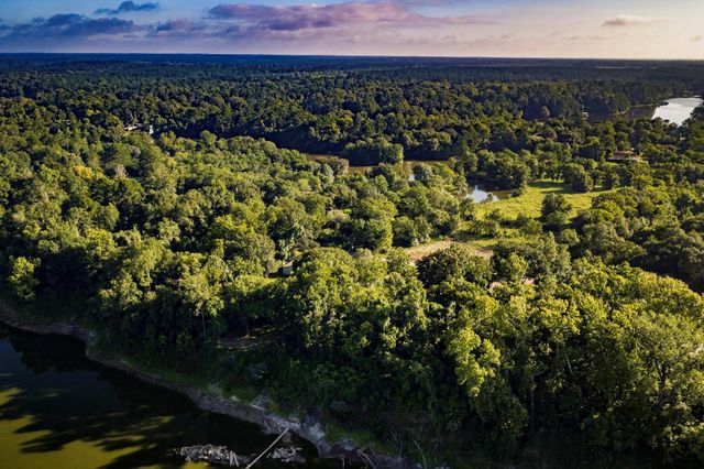 450 River Road, Goodrich, TX 77335