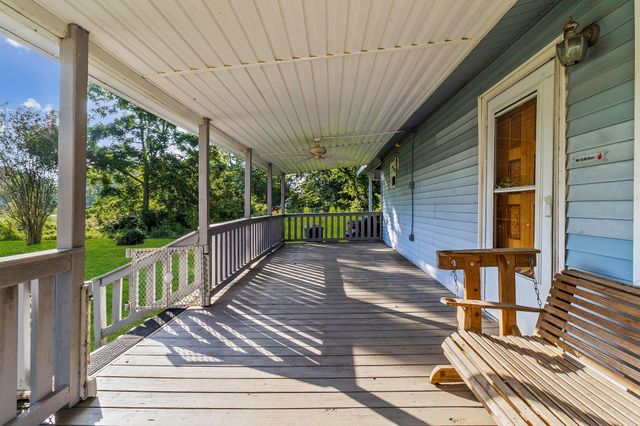 450 River Road, Goodrich, TX 77335