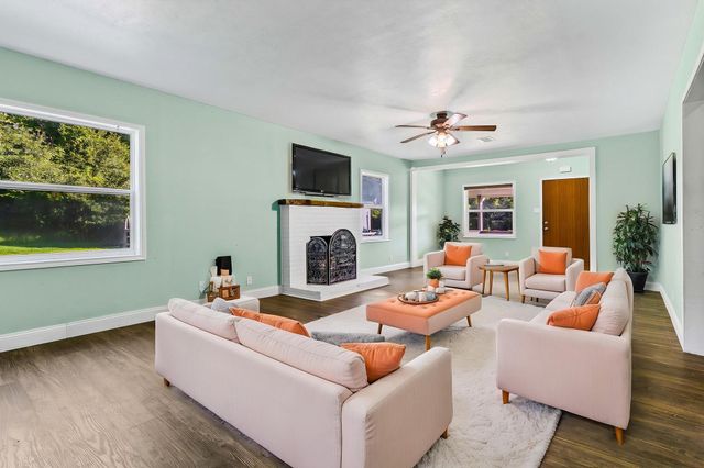 450 River Road, Goodrich, TX 77335