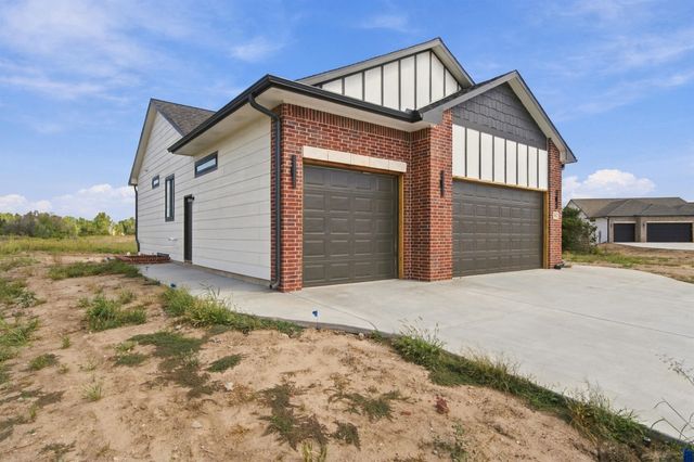 3502 S Bluelake Ct., Wichita, KS 67215