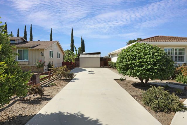 6796 E Woodward Ave, Manteca, CA 95337