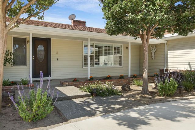 6796 E Woodward Ave, Manteca, CA 95337