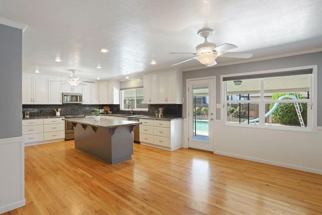 6796 E Woodward Ave, Manteca, CA 95337