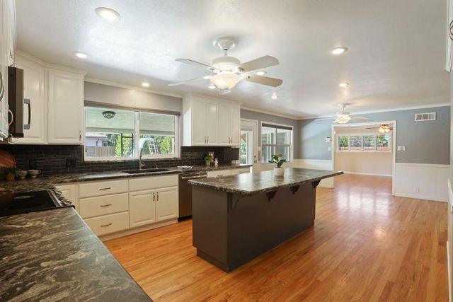 6796 E Woodward Ave, Manteca, CA 95337