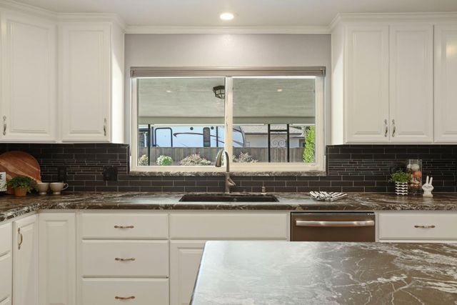 6796 E Woodward Ave, Manteca, CA 95337