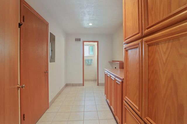 6796 E Woodward Ave, Manteca, CA 95337