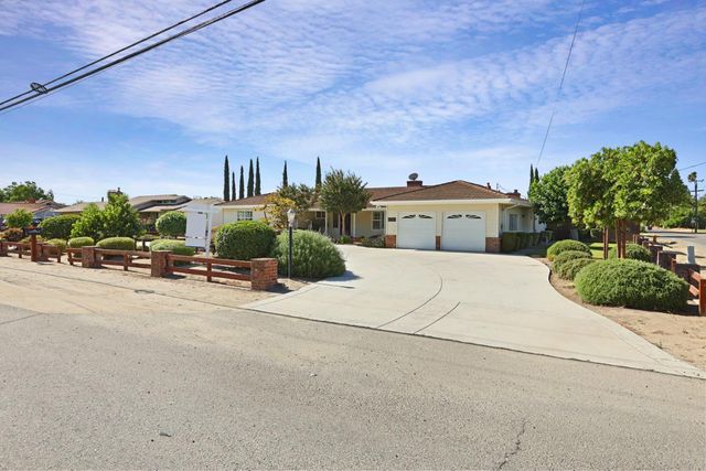 6796 E Woodward Ave, Manteca, CA 95337