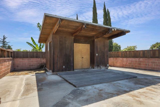 6796 E Woodward Ave, Manteca, CA 95337