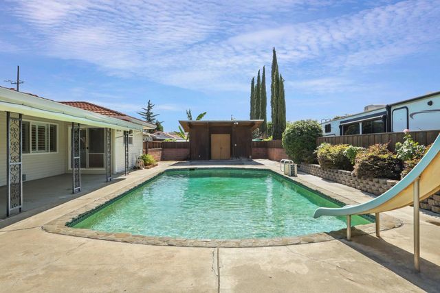 6796 E Woodward Ave, Manteca, CA 95337