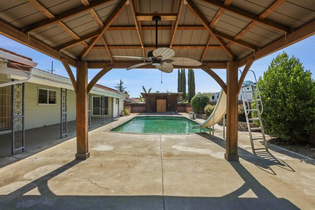 6796 E Woodward Ave, Manteca, CA 95337