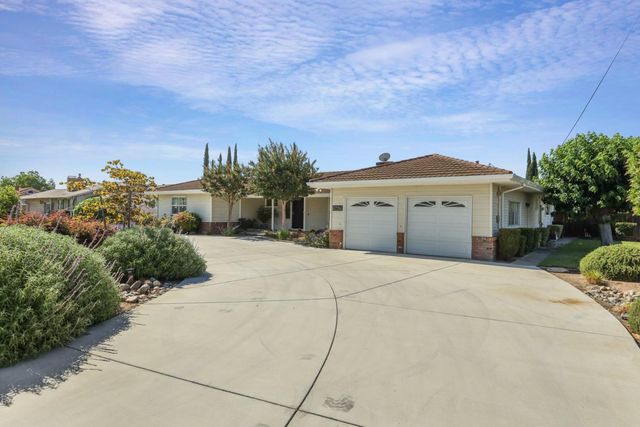 6796 E Woodward Ave, Manteca, CA 95337