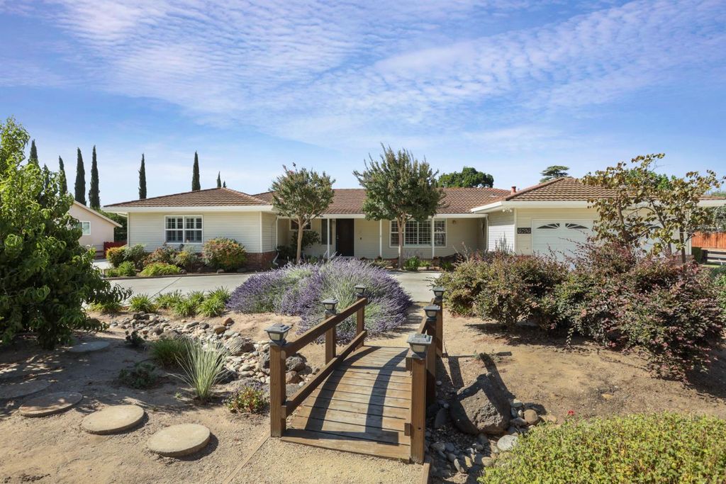 6796 E Woodward Ave, Manteca, CA 95337