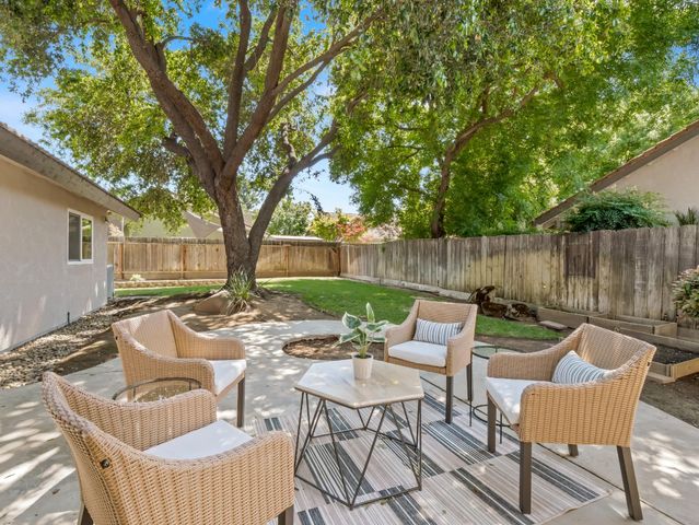 2386 Polson Avenue, Clovis, CA 93611