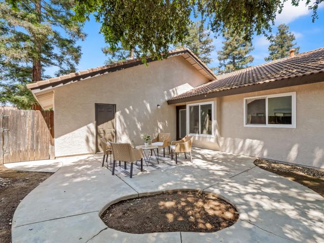 2386 Polson Avenue, Clovis, CA 93611