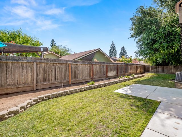 2386 Polson Avenue, Clovis, CA 93611