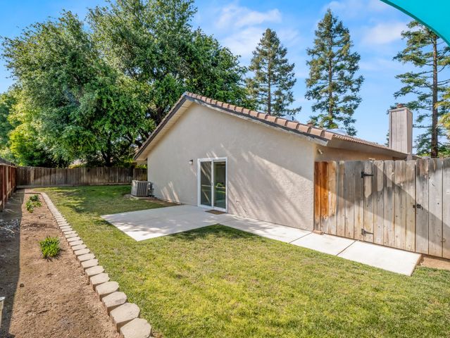 2386 Polson Avenue, Clovis, CA 93611