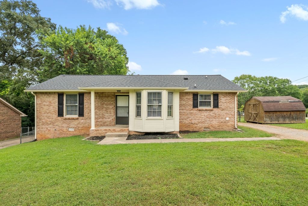 619 Ranch Hill Dr, Clarksville, TN 37042