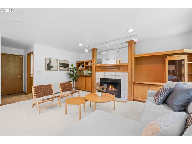 7406 Sw BAYBERRY Dr, Beaverton, OR 97007