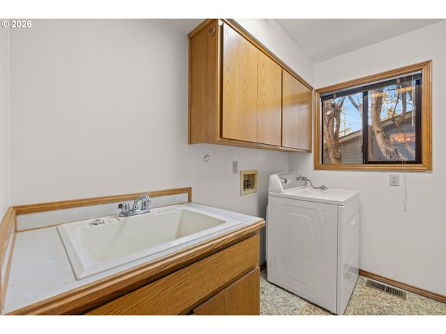 7406 Sw BAYBERRY Dr, Beaverton, OR 97007